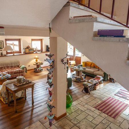 Maison Le Champ B&B Questa Casa Non E Un Albergo ลาซัลเล ภายนอก รูปภาพ