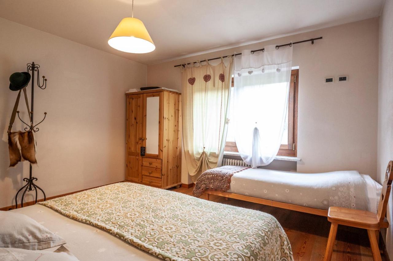 Maison Le Champ B&B Questa Casa Non E Un Albergo ลาซัลเล ภายนอก รูปภาพ